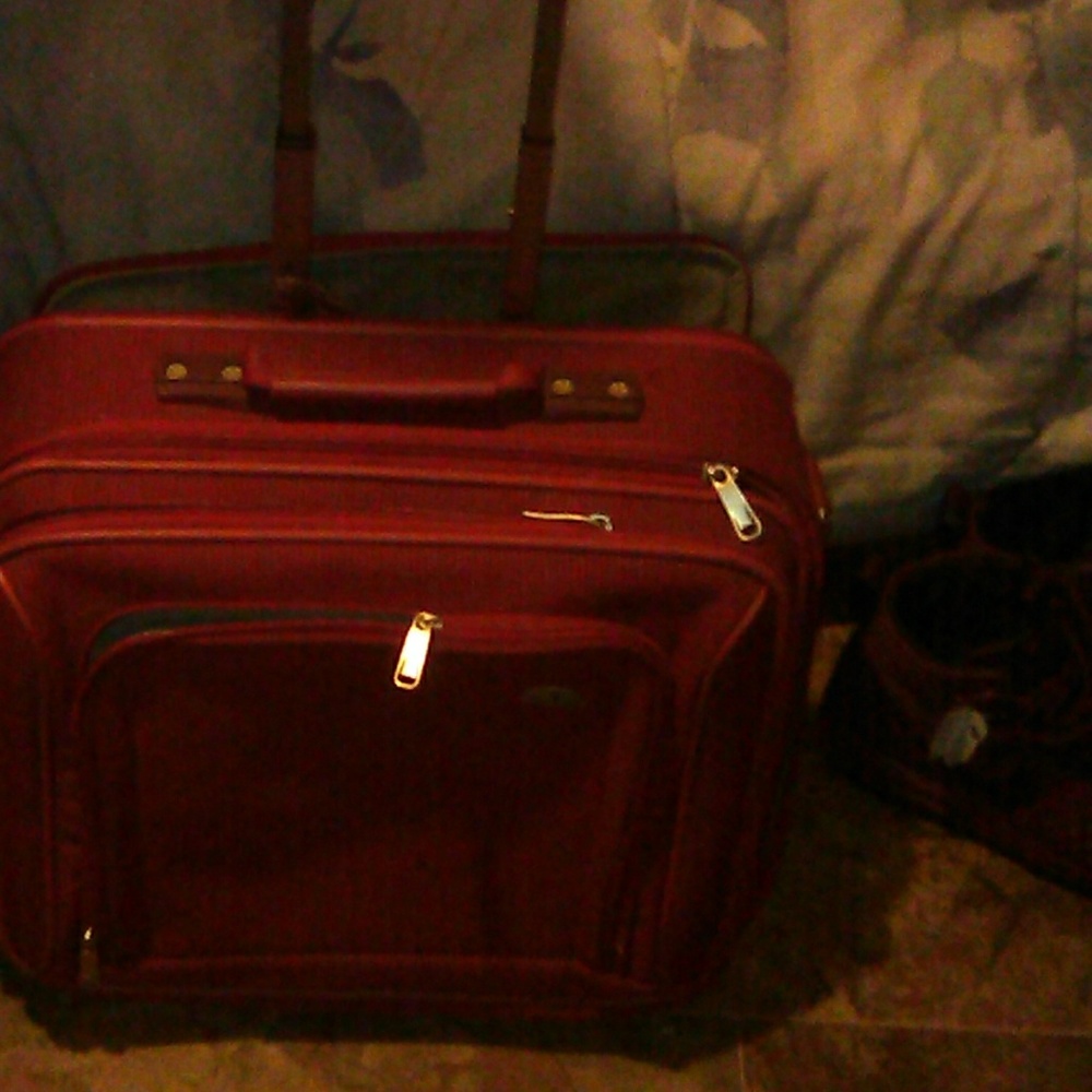 Samsonite suitcase's 2